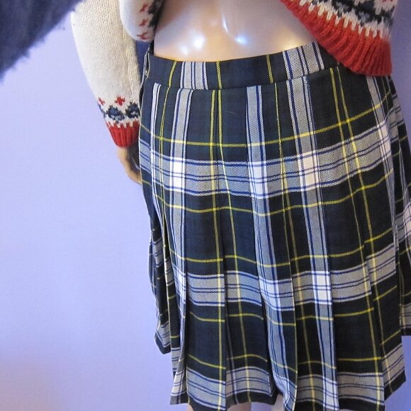 PRINGLE of SCOTLAND Wool BLACK Tartan Classic Plaid Pleated Wool Skirt HRH Label - Picture 3 of 9